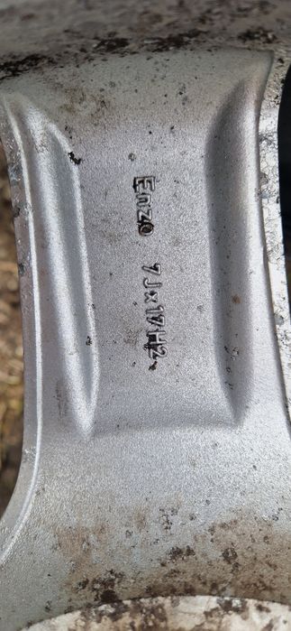 Джанти с гуми 17 цола 5х114.3