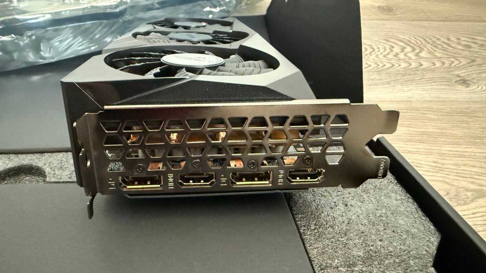 Placa video GIGABYTE RTX™ 3070 GAMING OC 8G (Rev. 2.0) - SIGILAT