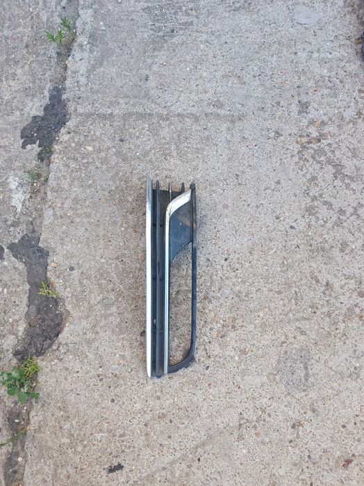 решетка предна броня Passat B7 оригинална,