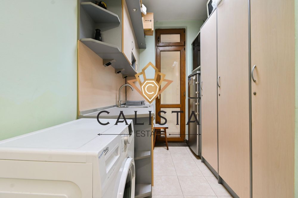 Дава се под наем Офис в София, Център - 76 кв.м за 746.64 € - Снимка #2