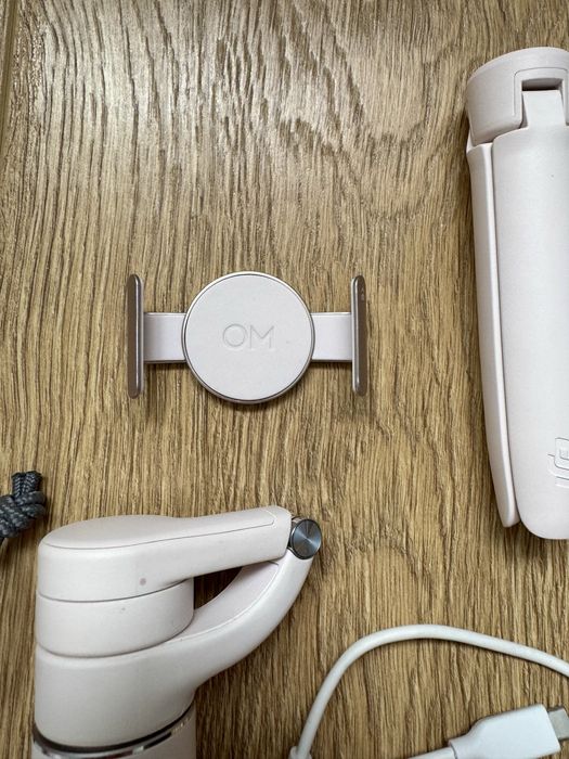 DJI OM5 Sistem de stabilizare pentru smartphone sunset white (alb-roz)