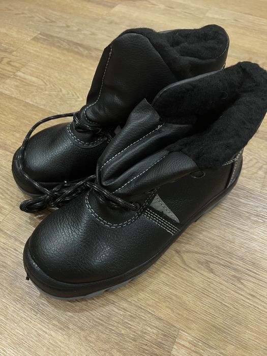 Новые ботинки рабочие 43-44 / 38-39