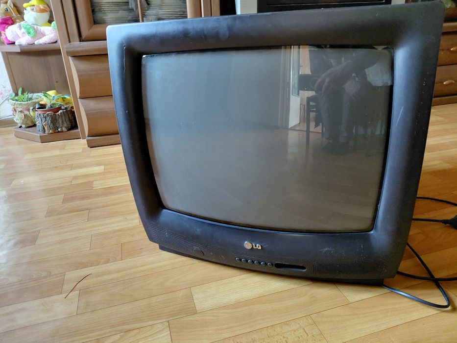 Телевизор LG ламповый