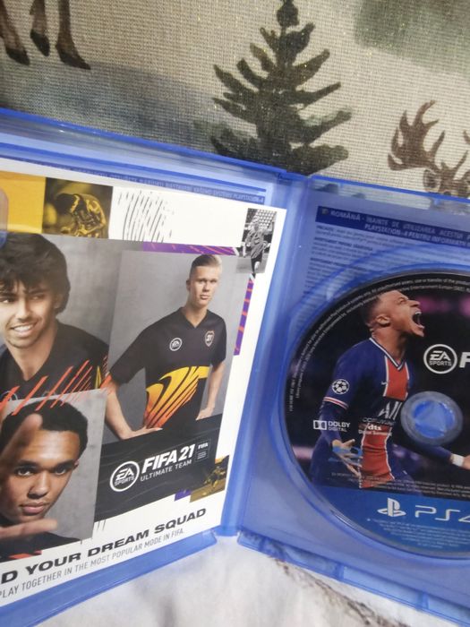 Vând FIFA 18,20,21