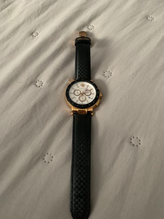 Часовник Versace Оригинал