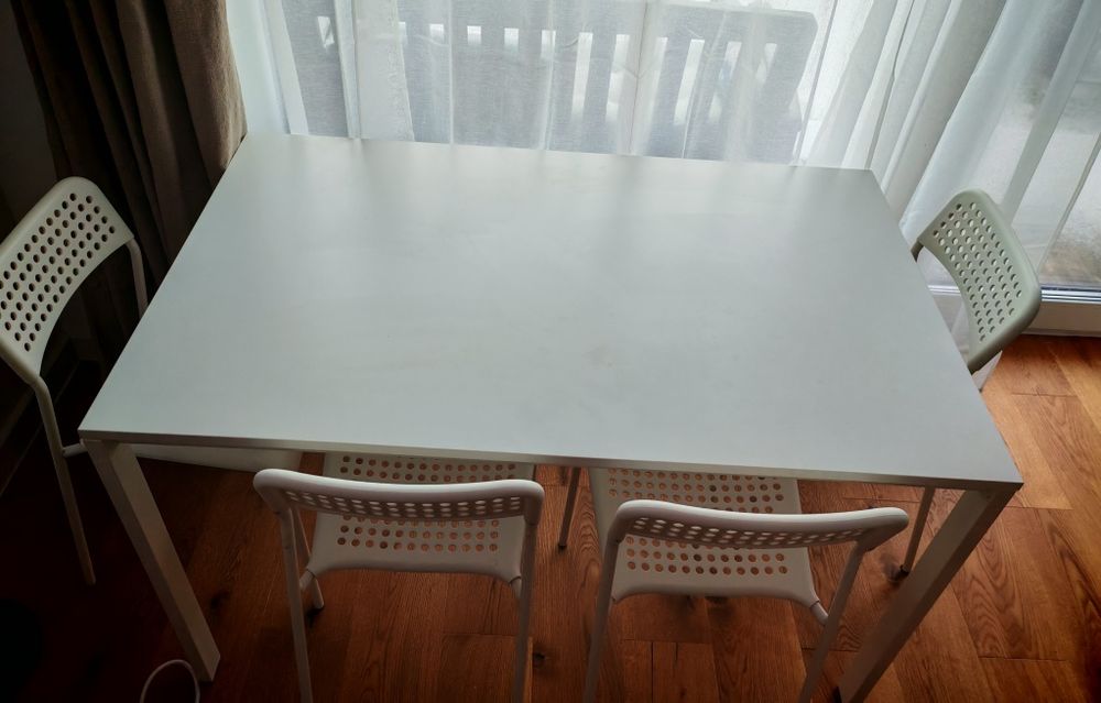 Masa + 4 scaune Ikea