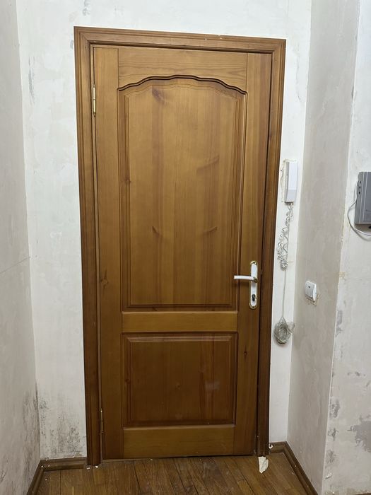 Продам двери деревянные