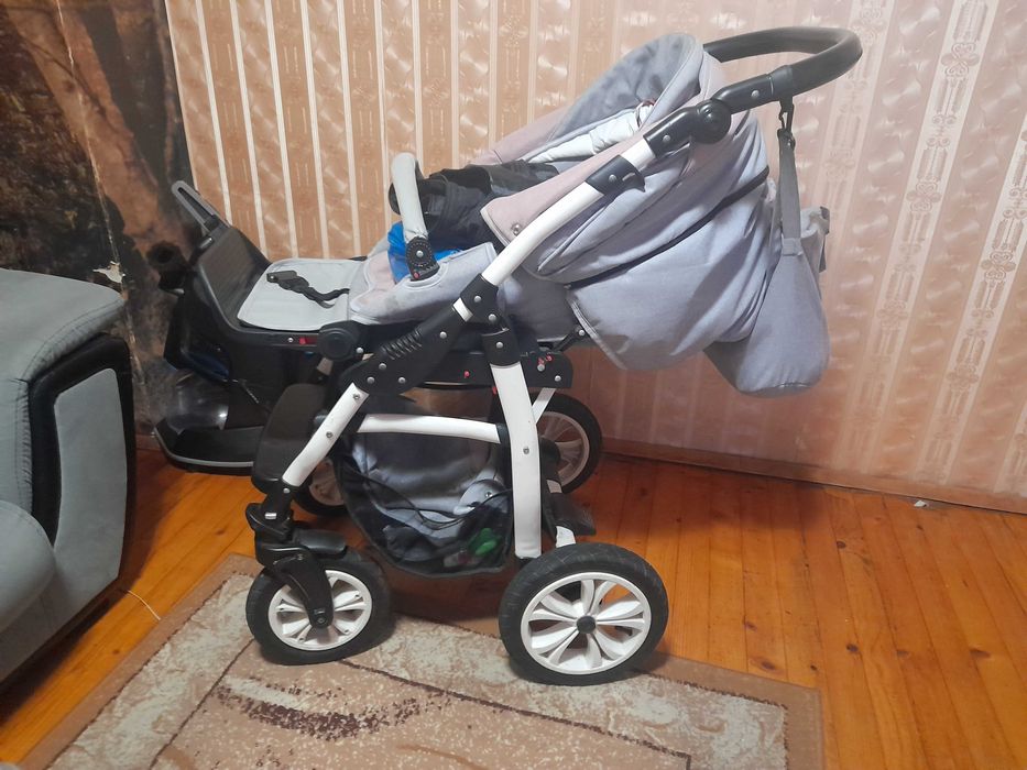 Бебешка количка лорелли