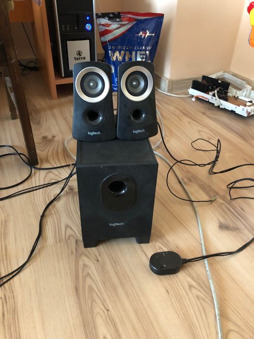 Телевизор / Hitachi / Суб-Буфер / Logitech