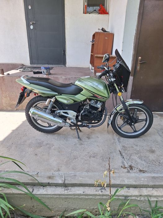 Мотоцикл Рейсер 250 кубов