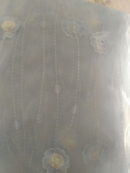 Шторы в идеальном состоянии.