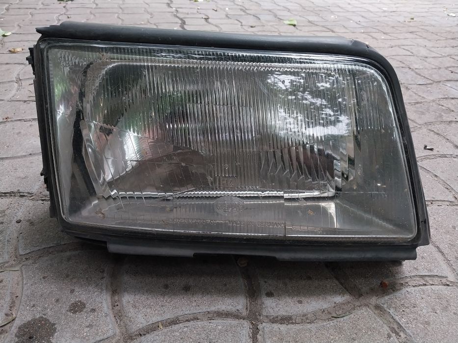 Фара правая на Audi 100