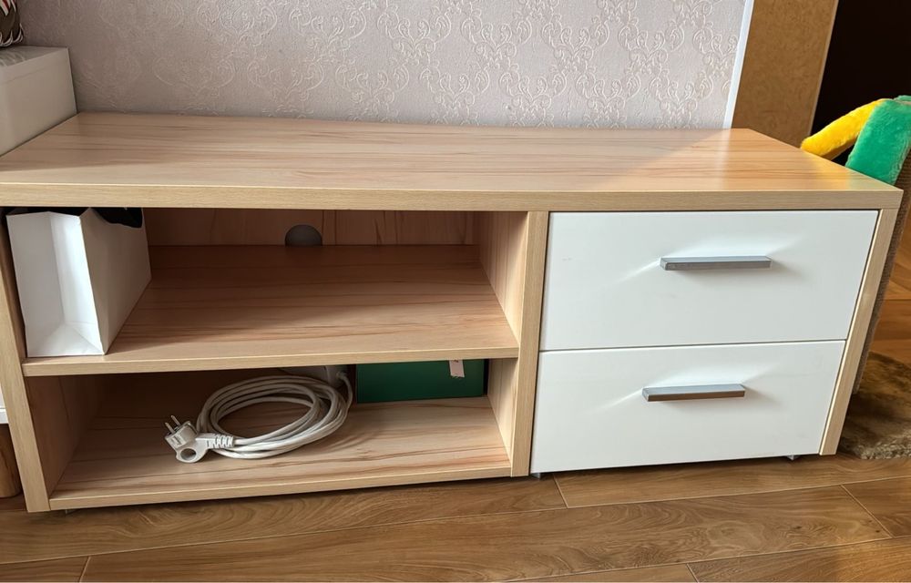 Продам стол книжку и тумбу