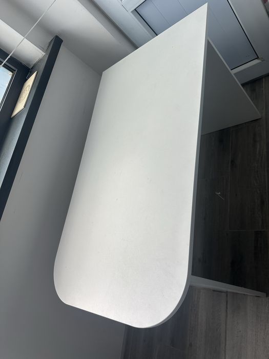 Письменный стол