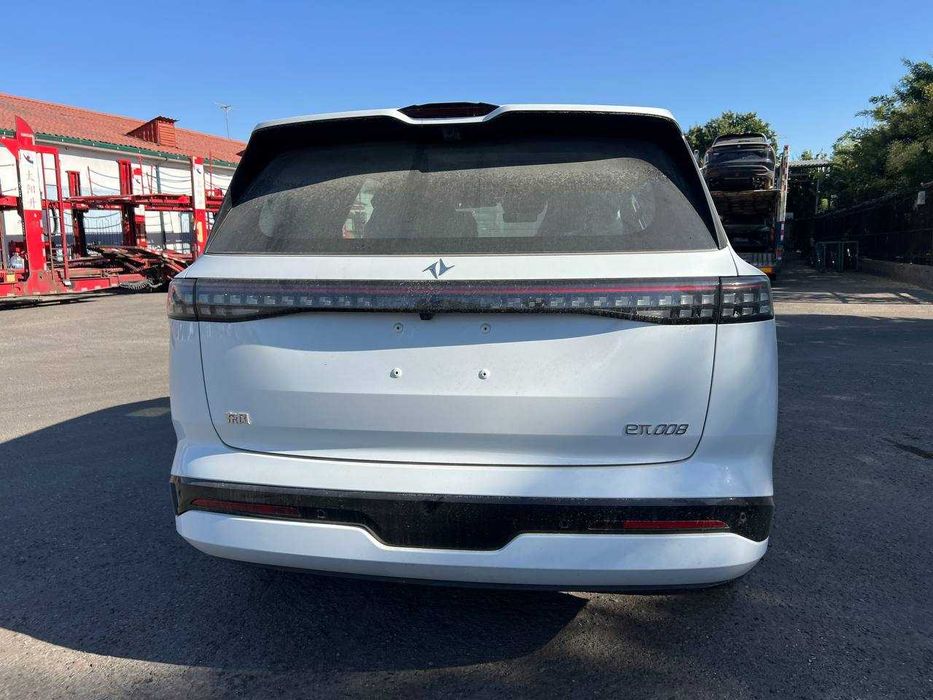 Dongfeng eπ008MAX