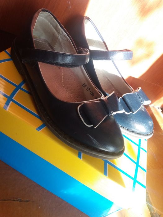 Школьнве туфли для маленьких принцессок