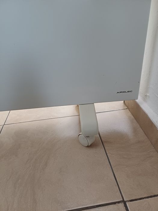 Продавам конвекторен радиатор Аерлек 2500w