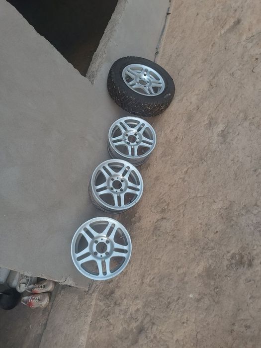 Сакадиска сотилади сурошна