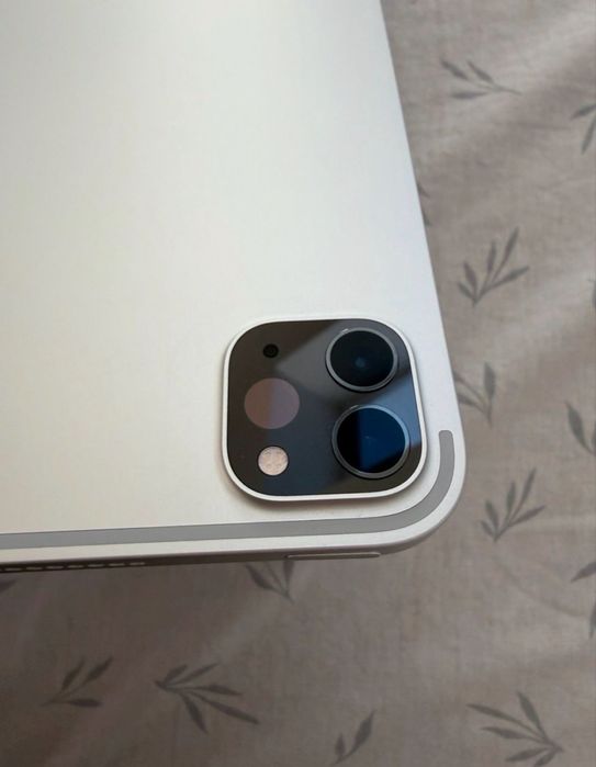 iPad Pro 12,9” 5th Gen, 256GB, Ca nou