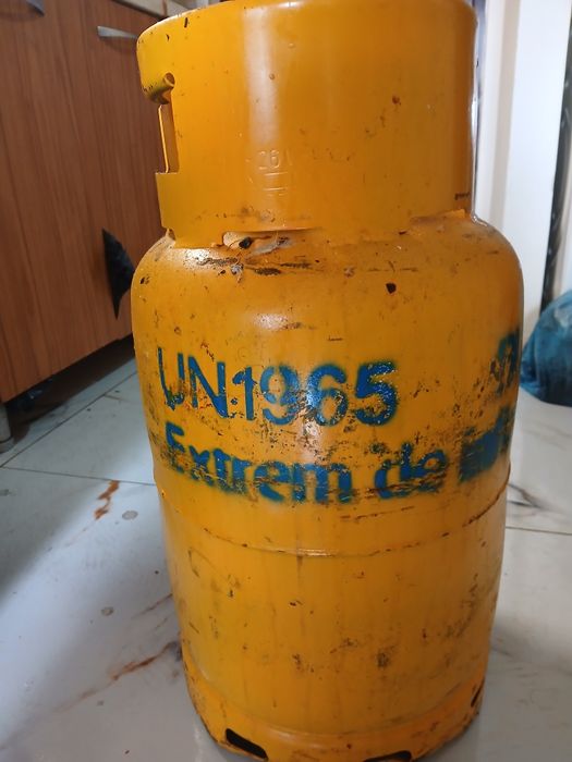 Vand butelie galbena