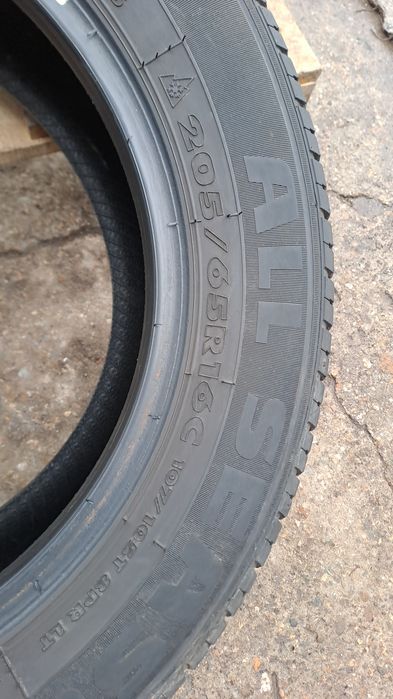 2бр. Бусови 205/65/16C Всесезонни