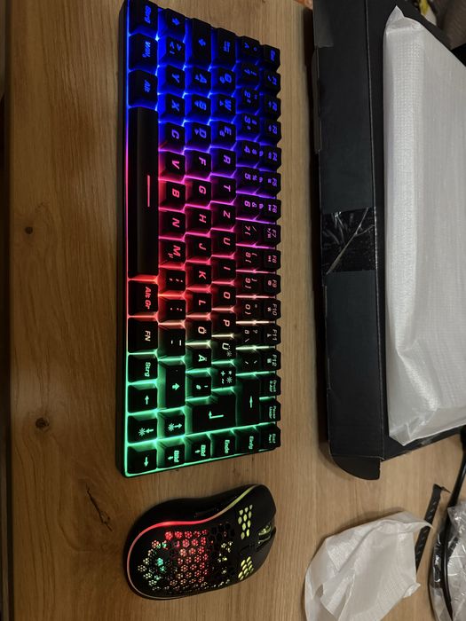 Set tastatură mouse wireless RedThunder K84,gaming RGB 75% QWERTZ DE