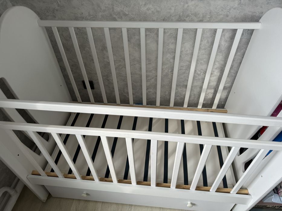 Продам детскую кроватку