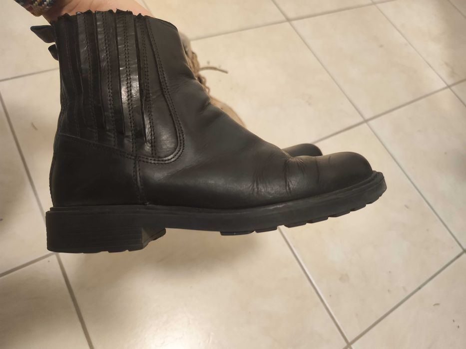 Боти Clarks и Skechers