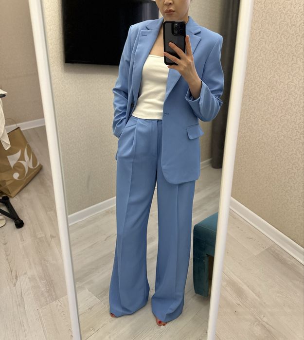 Продам костюм ZARA