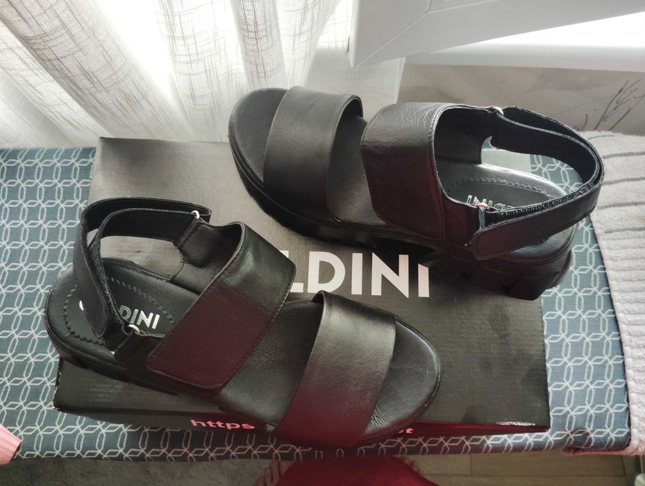 Обувки на фирма Galdini