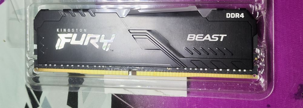 Продам ОЗУ Kingston FURY DDR4 8gb 3200