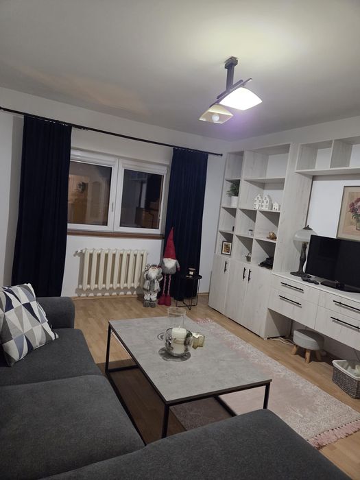 Închiriez apartament în Sebeș, 2 camere,etaj 2, Lucian  Bl