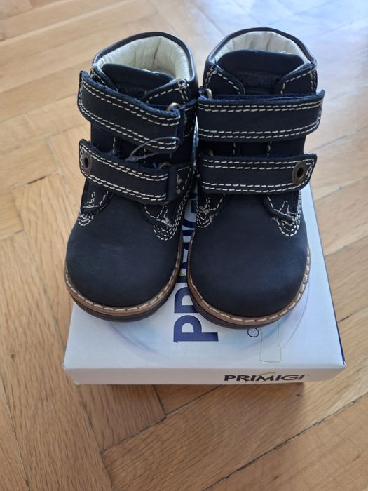 НОВИ боти Primigi, номер 21