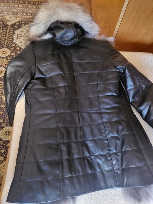 Дамско черно кожено яке