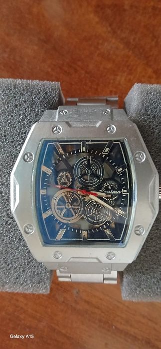 Richard Mille soati Narxi 129 ming soʻm