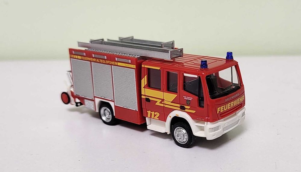 masinuta macheta 1:87 pompieri camion Iveco HLF Rietze 61207 nu HERPA