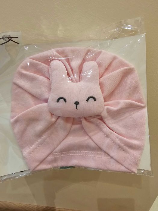 Бебешка шапка със зайче, Розов Цвят