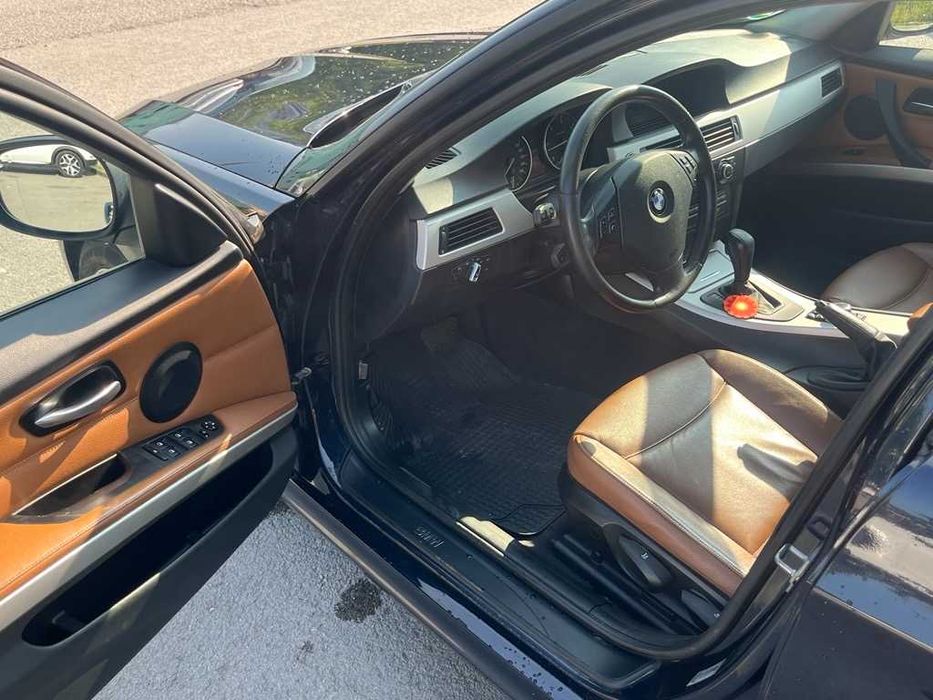 BMW*E91*Facelift*318d*Автомат*Нави*Кожа*2010