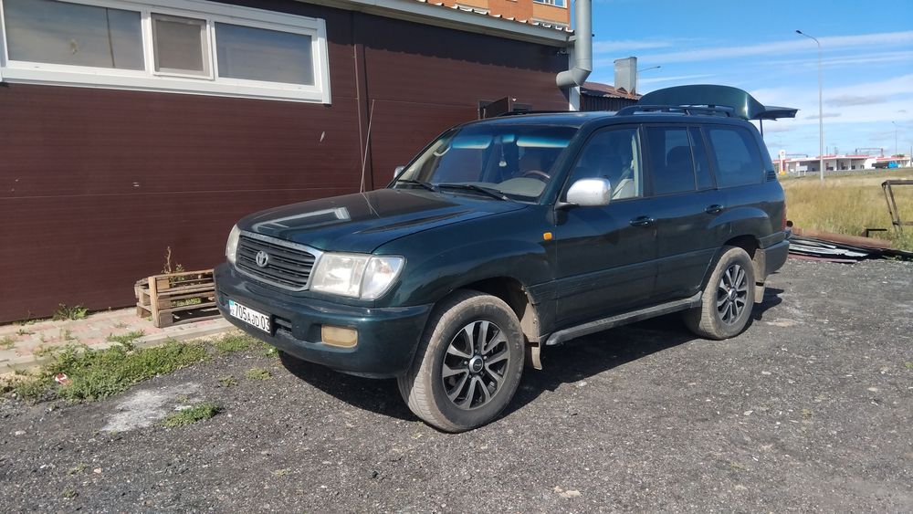 Тойота Ленд Крузер 100