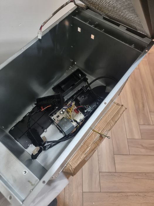 Вытяжка Midea MH601350B