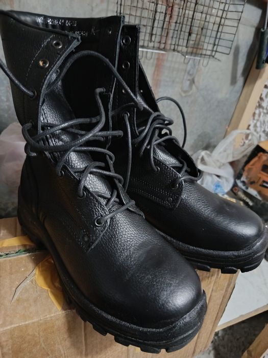 Продам берцы и туфли