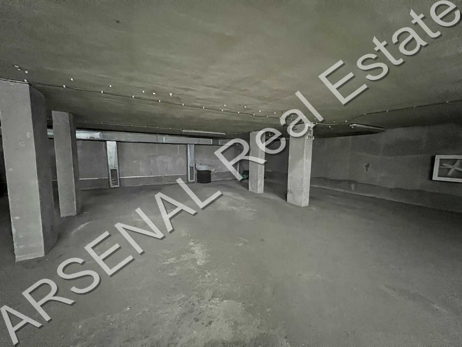 Две паркоместа под наем, ТОП Център