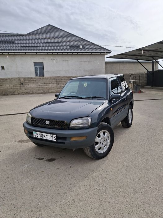 Toyota Раф4 1996года обюом2.0
