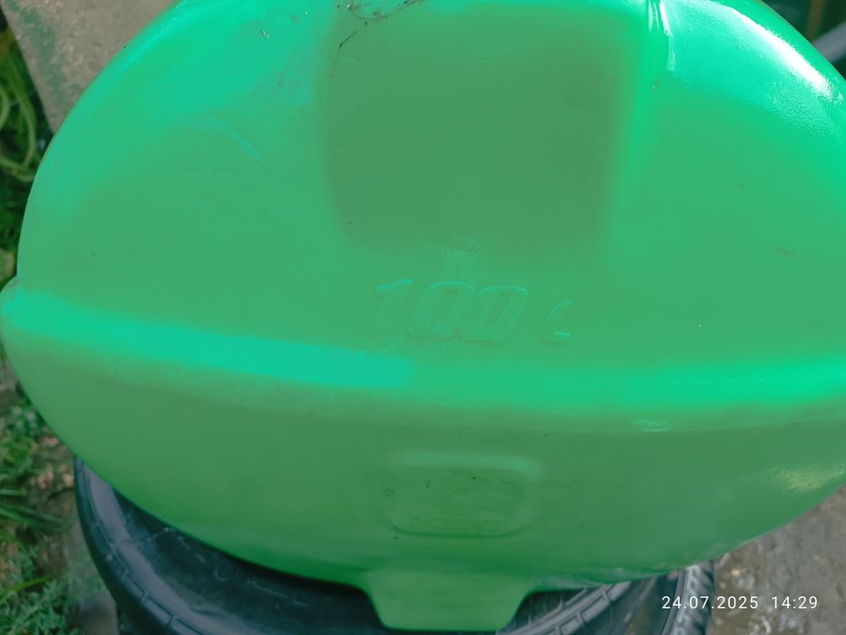 Продам ёмкость для уличного душа б/у. 100 литров