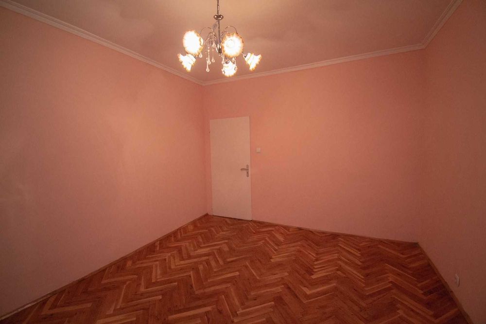 Дава се под наем Тристаен апартамент в София, Център - 100 кв.м за 600 € - Снимка #9