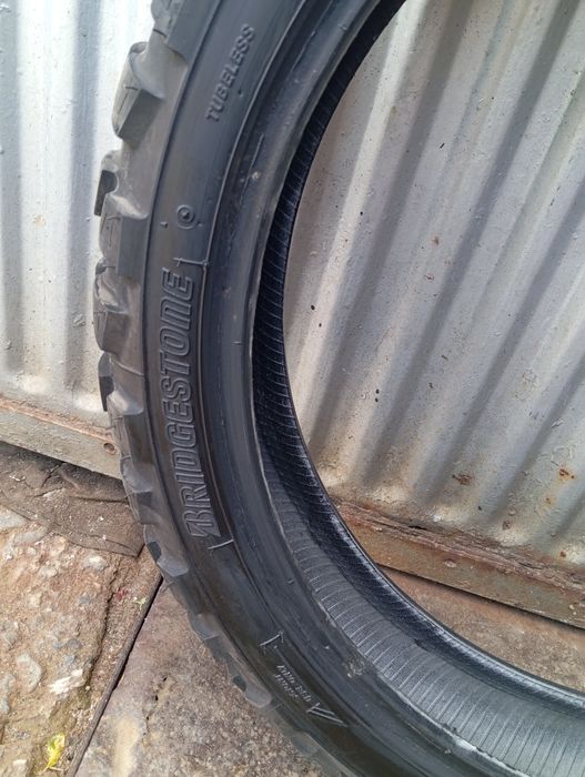 Гуми за мотор предна 120/70/19 задна 170/60/17