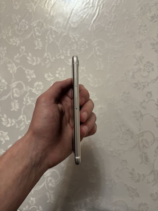 iPhone SE 2 айфон се 2 в идеальном состоянии