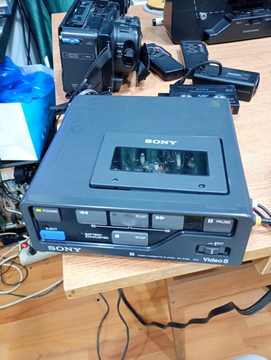 Copiez casete video pe stick DVD. Orice video , audio,foto,film/pelicula . De la 1900 până în zilele noastre tot ce a apărut !
