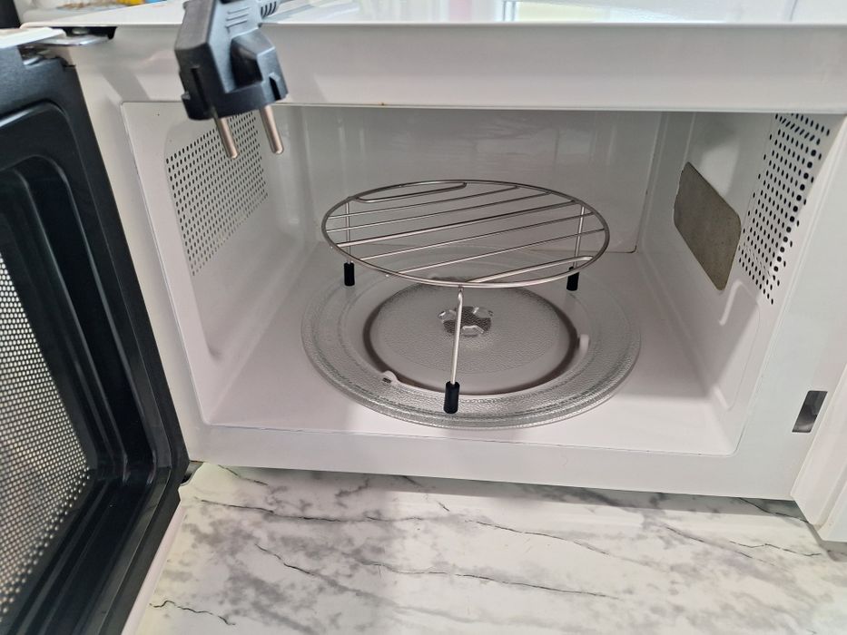 Микровълнова фурна Candy ГРИЛ