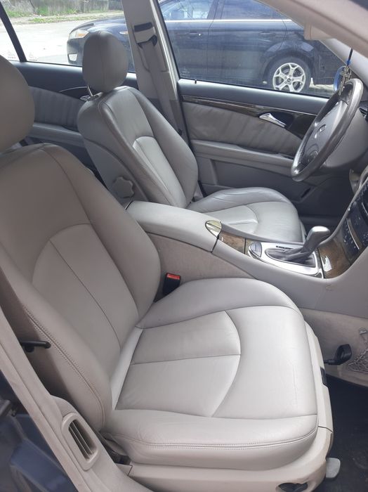 Продавам мерцедес Е класа